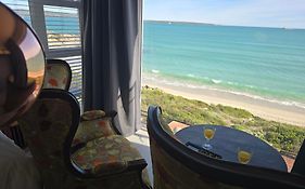 Crystal Lagoon Lodge